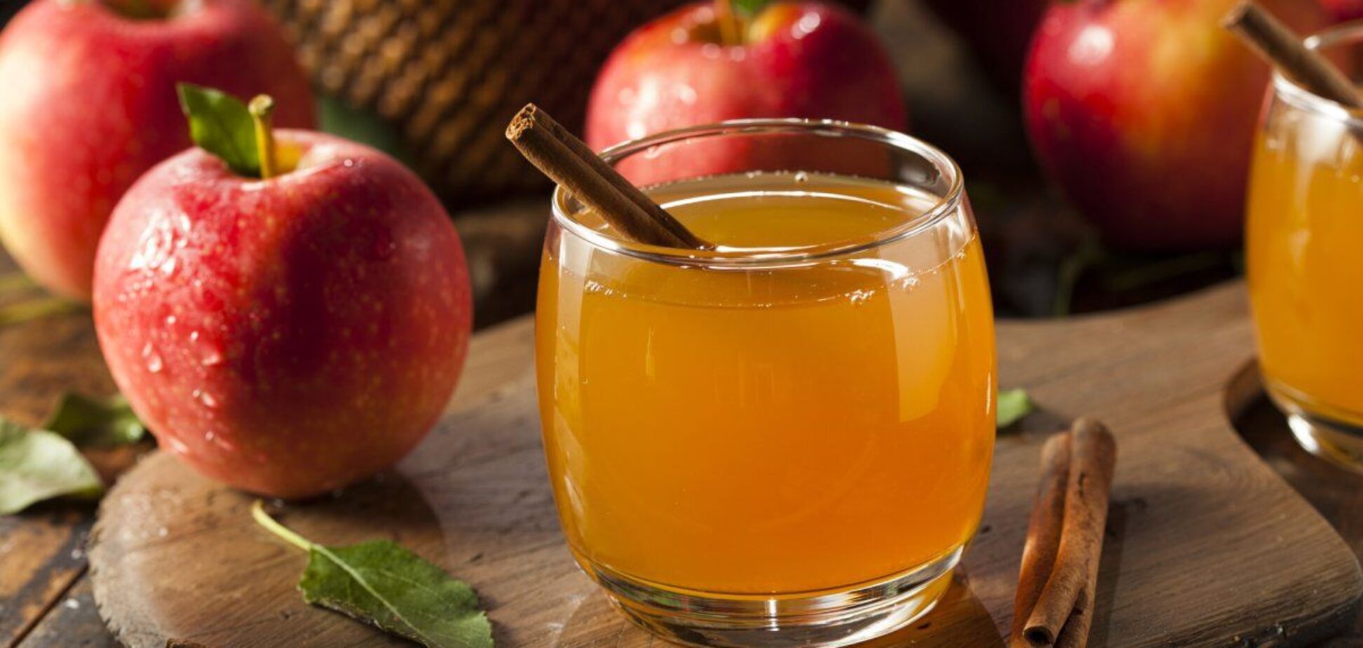 Сок 'Сандора' на зиму: как приготовить вкусный напиток из яблок и винограда