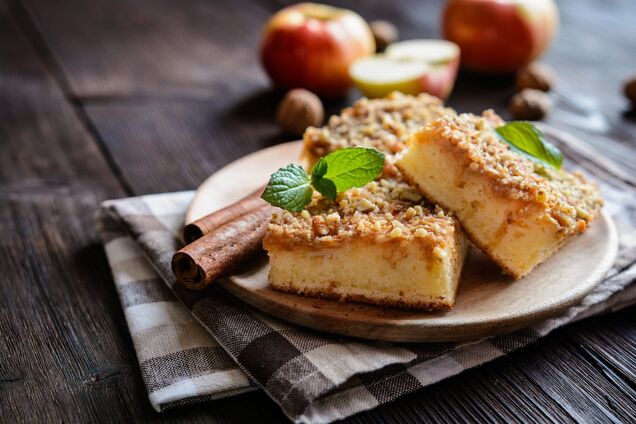 Тертый пирог с яблоком 