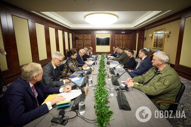 Зеленский провел встречу с Боррелем в Киеве