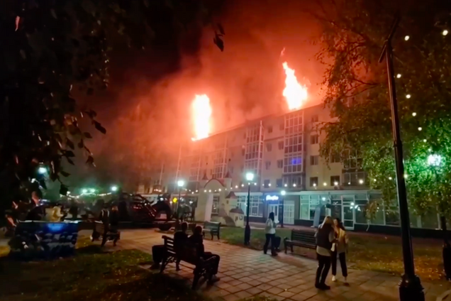 Пожар в жилом доме в российском Тобольске