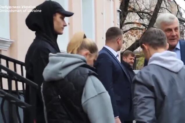 Україна повернула ще чотирьох викрадених Росією дітей