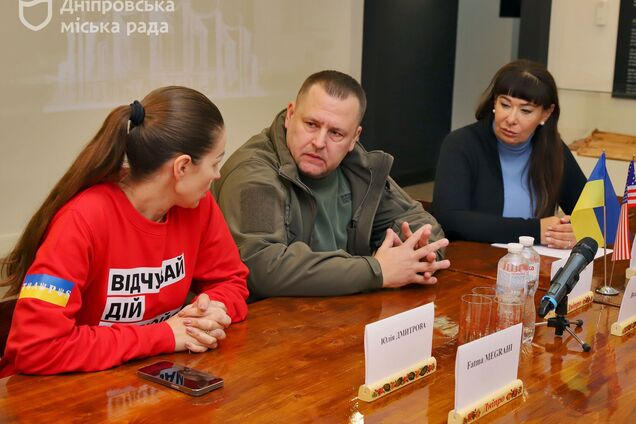 Мер Дніпра Філатов та президентка TAPS Керролл обговорили посилення роботи єдиного українського офісу організації, що допомагає родинам загиблих воїнів зі всієї країни 