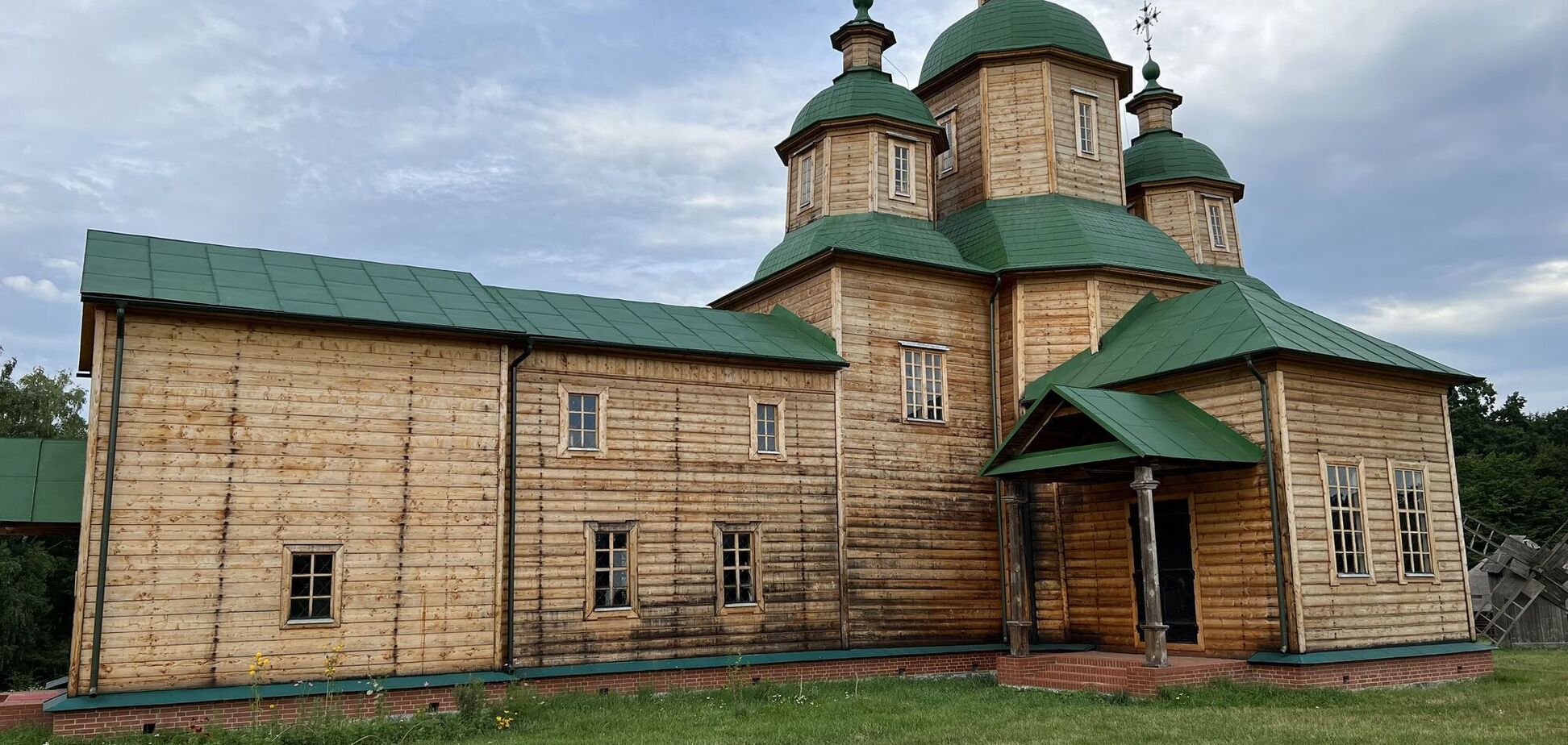 В Пирогово появился первый в Украине гарнизонный храм ВСУ: его торжественно открыл командующий ООС Наев