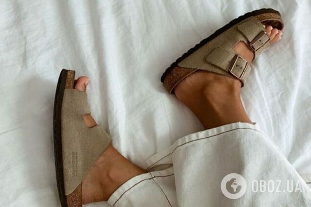 Як найпотворніше взуття стало мегабрендом: його обожнюють Гіларі Свонк, Емілі Ратаковські, Різ Візерспун та інші зірки