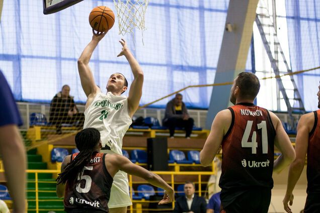 'Запорожье' обыграло 'Мавпы' в Суперлиге Favbet