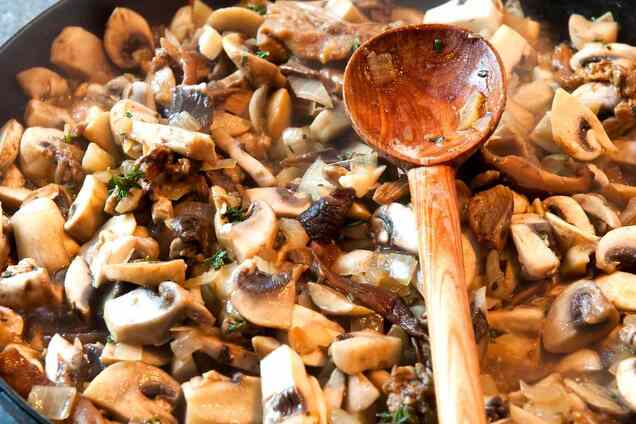 Як правильно чистити і готувати лісові гриби: є декілька нюансів 