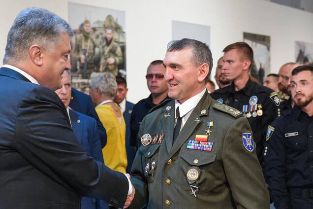 'Его характер крепче стали, смерти и тьмы': Порошенко поздравил с днем рождения легендарного Сумрака