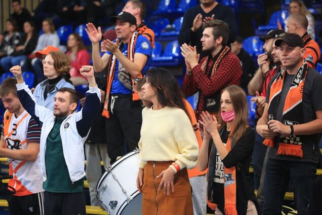 Бродский обратился в Шмыгалю по вопросу возвращения зрителей на трибуны