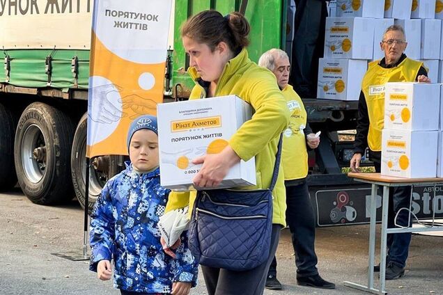 В Краматорске семьи с детьми получили проднаборы от Фонда Рината Ахметова