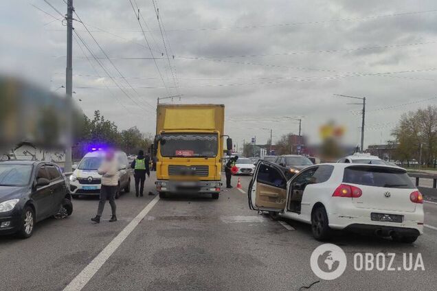 В результате ДТП образовалась пробка