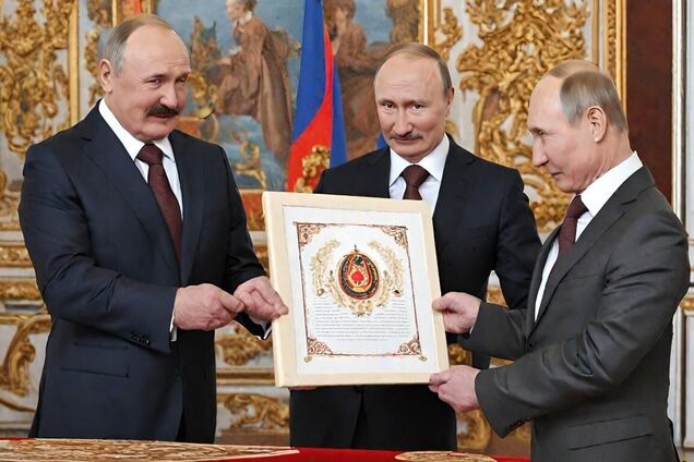 Лукашенко подарує Росії половину Білорусі?