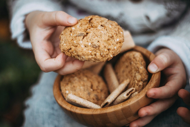 Домашнее полезное кунжутное печенье за 10 минут – рецепт | FoodOboz