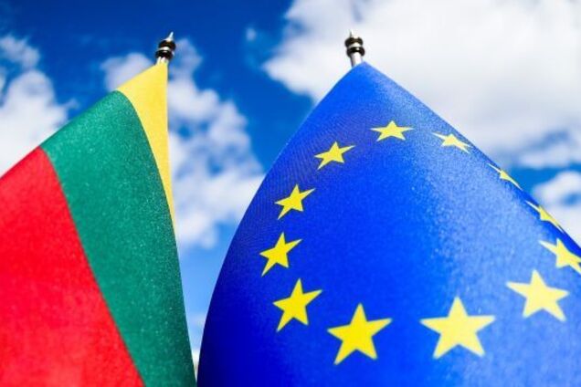 Во время голосования не было ни одного депутата, который высказался против или воздержался