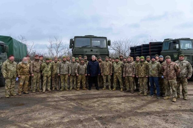 Военное НДФЛ – бригадам ВСУ, а смена командующих – только по представлению главкома: Порошенко готовит новые законопроекты