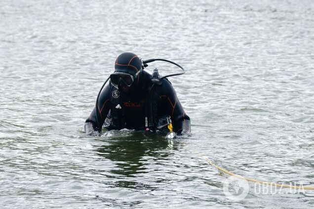 Рятувальники дістали тіло загиблого на берег