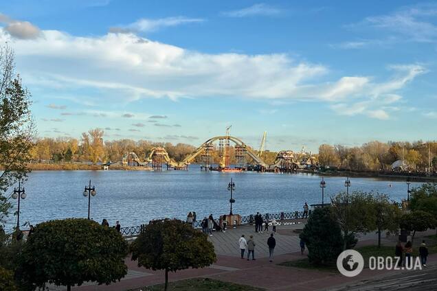Мост-волна в Оболонском районе столицы