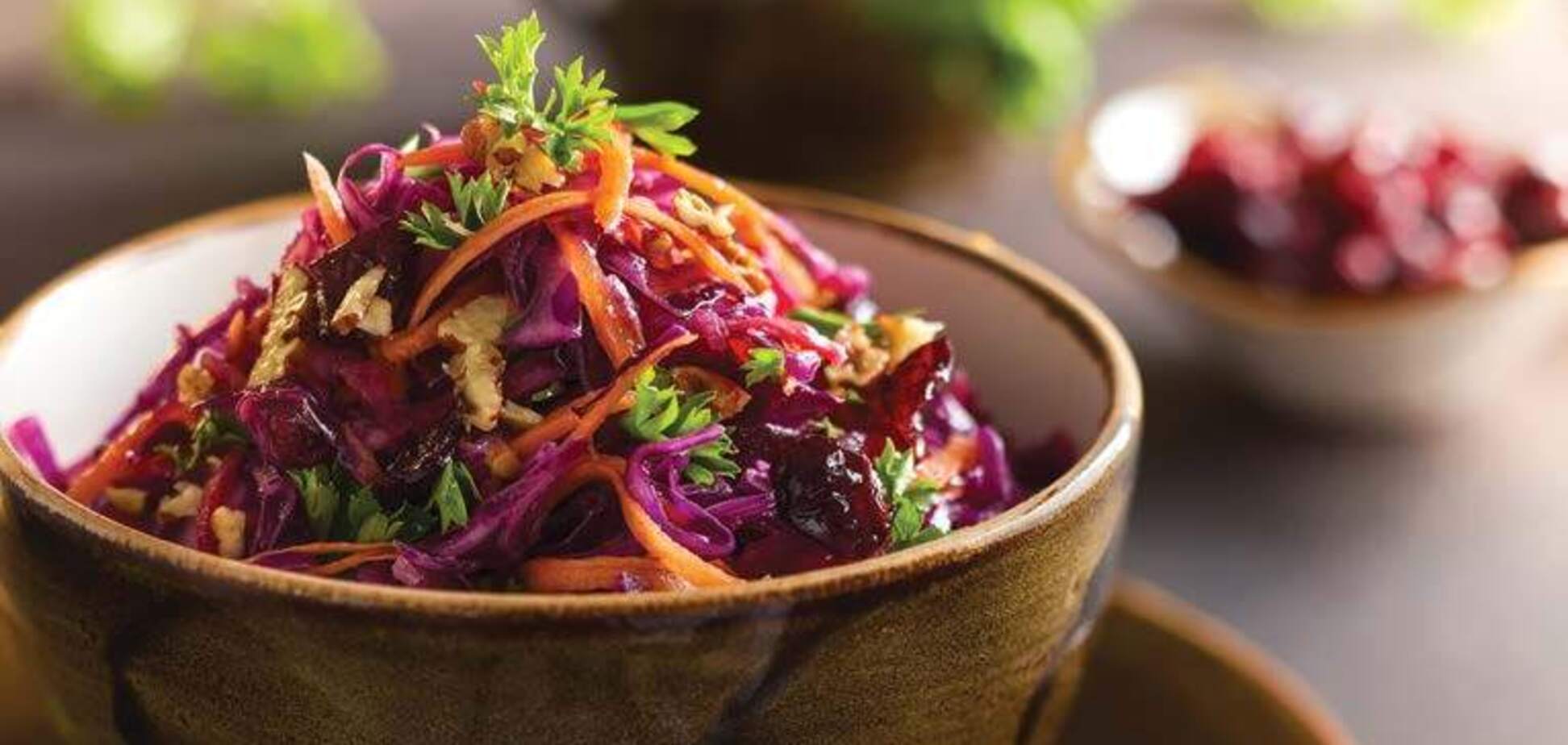 Какой вкусный салат приготовить из фиолетовой капусты: очень витаминный и питательный