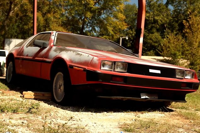DeLorean DMC-12