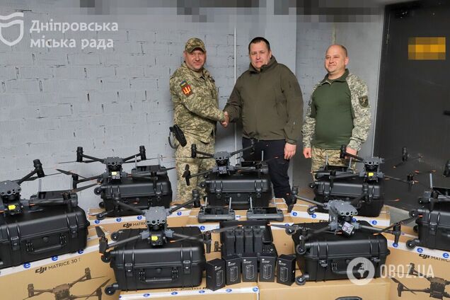 Дніпро доправив військовим на Авдіївському напрямку 40 FPV-дронів і безпілотників з тепловізорами