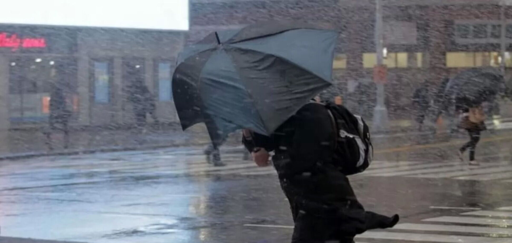 Місцями в регіоні невеликий дощ