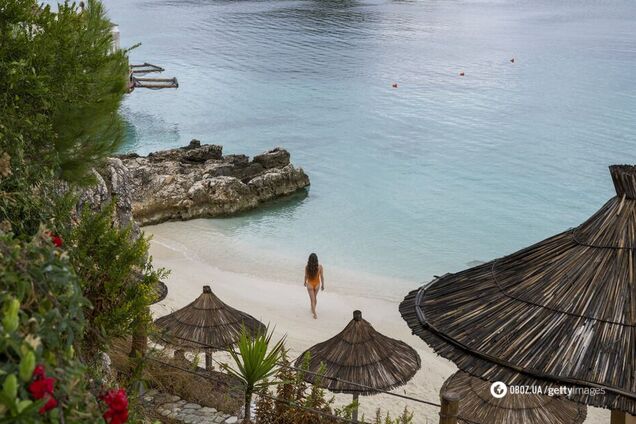 'Европейские Мальдивы'. Как выглядит малоизвестный поселок в Албании с невероятными пляжами и дешевым отдыхом