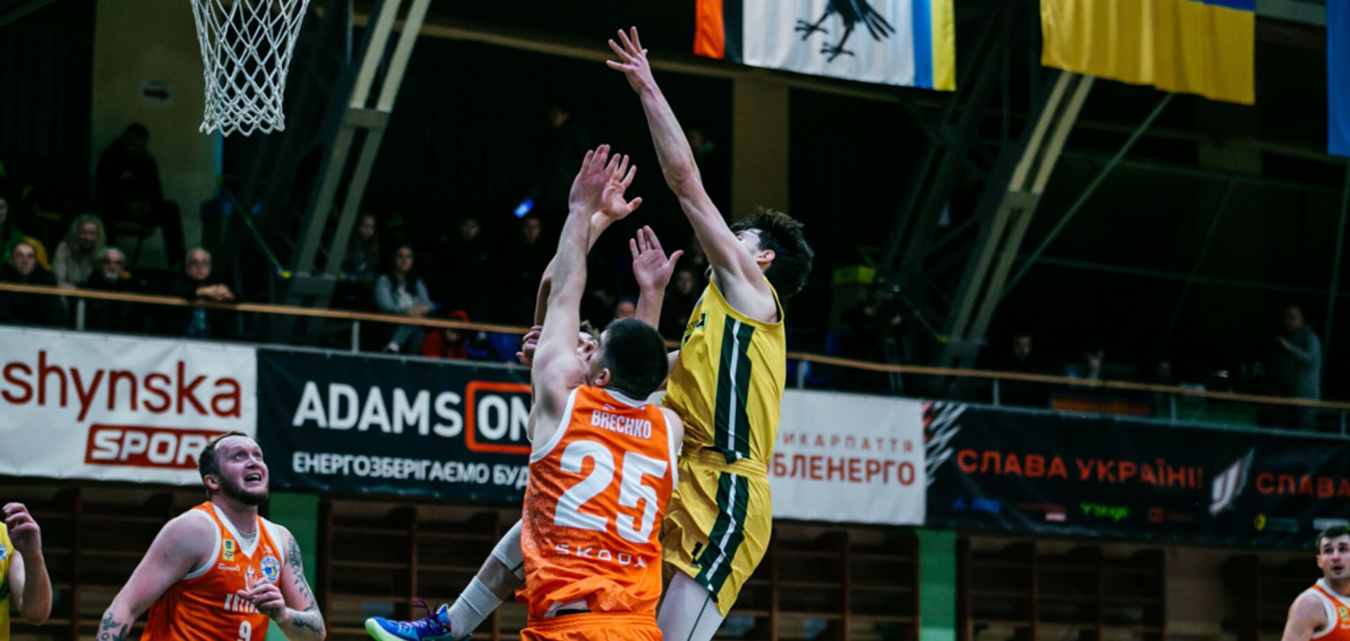 'Прикарпаття-Говерла' у поєдинку домашнього баблу Суперліги Favbet перемогла 'Кривбас'