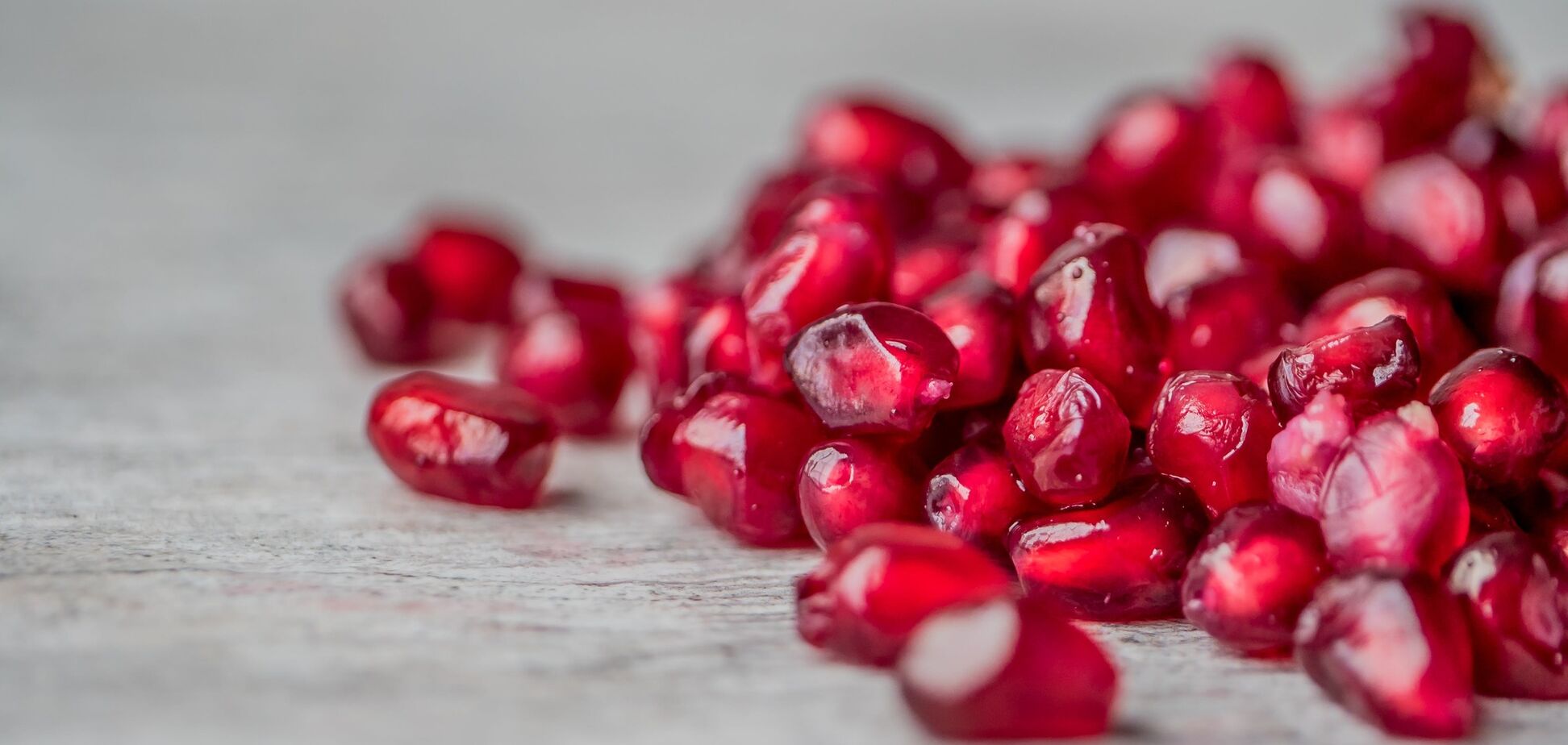 Як правильно і легко чистити гранат