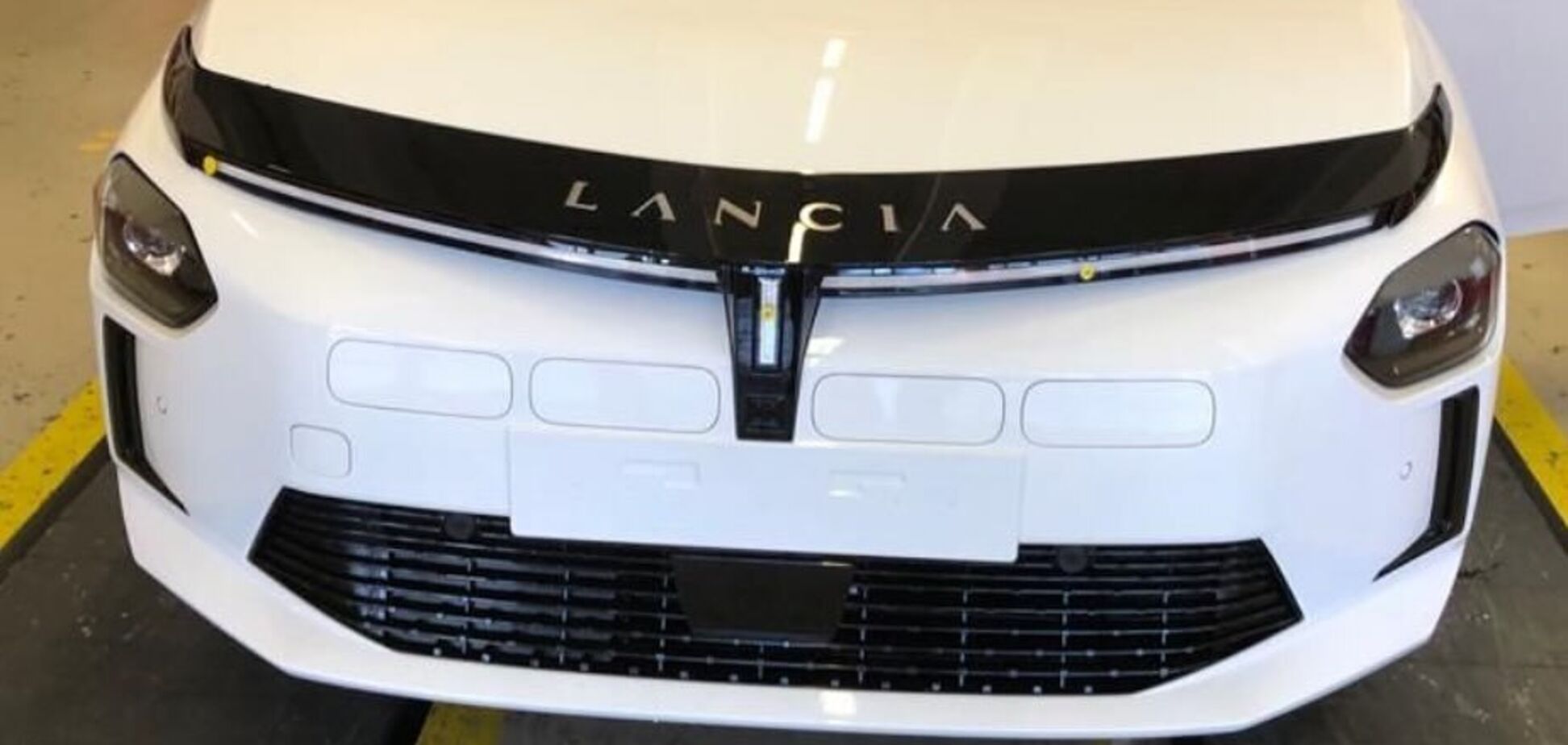  Lancia Ypsilon 2024