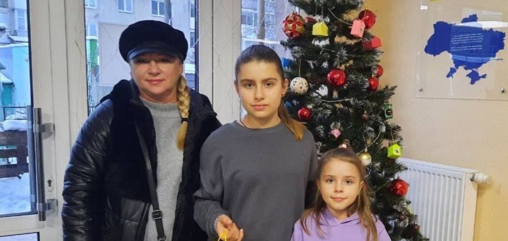 Діти з Маріуполя, які мешкають у Тернополі та Хмельницькому, отримали новорічні сюрпризи від Фонду Ріната Ахметова