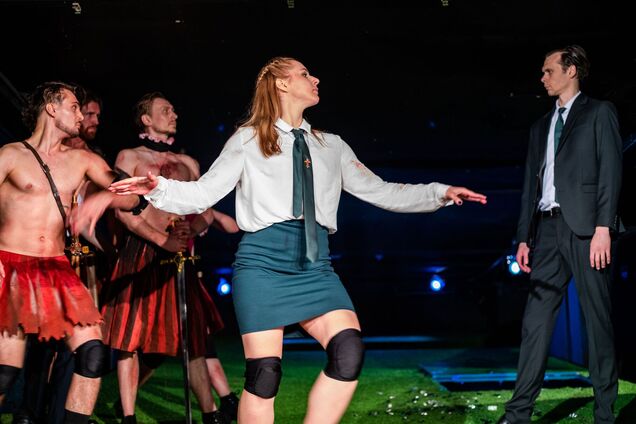 Комедия о геноциде, или Нужно больше барабанов