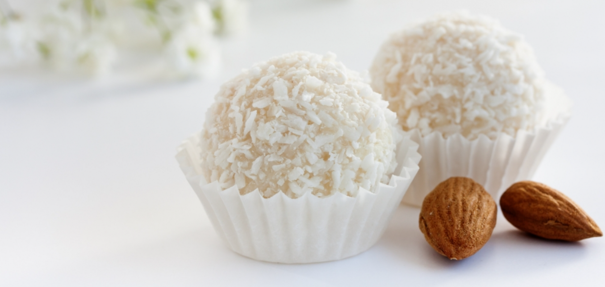 Без сахара и выпекания: кокосовые конфеты 'Рафаэлло' за 10 минут