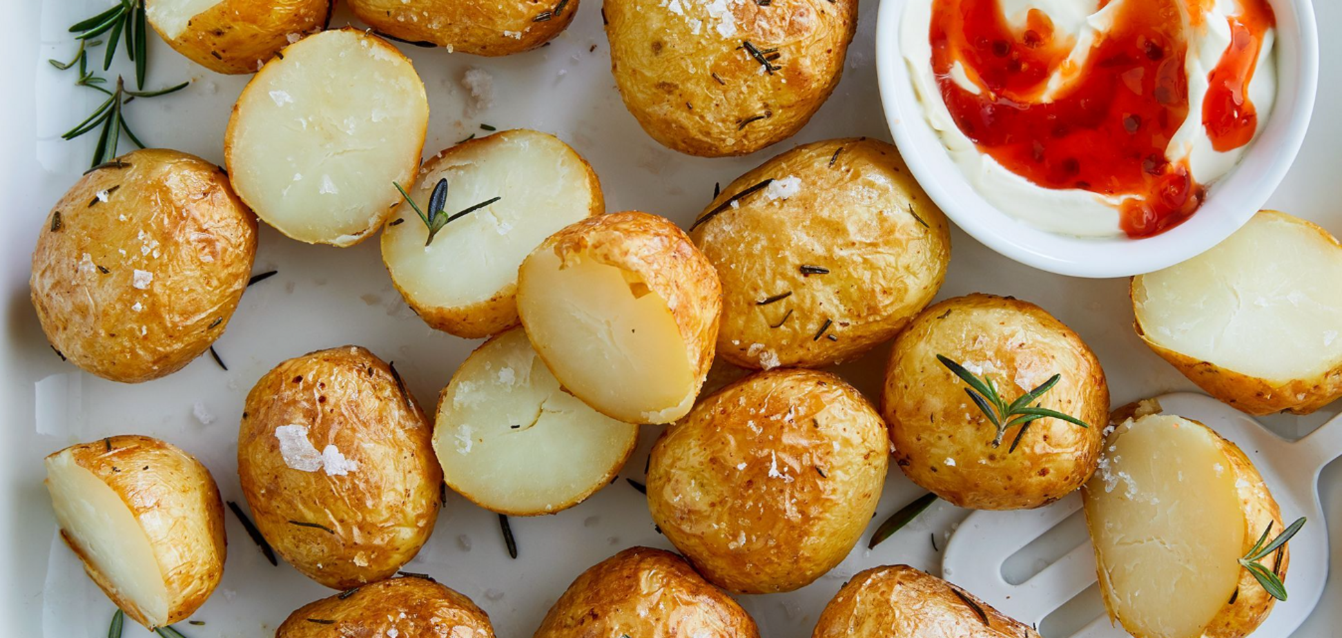 Як смачно запекти картоплю за 10 хвилин: відмінна ідея