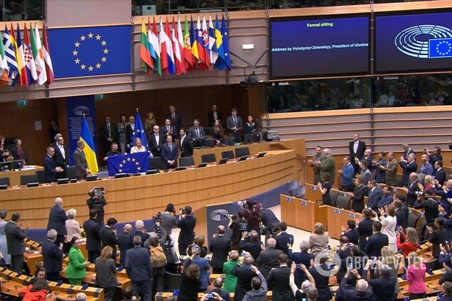 Европарламент принял резолюцию с призывом предоставить Украине истребители и урегулировать конфискацию активов РФ