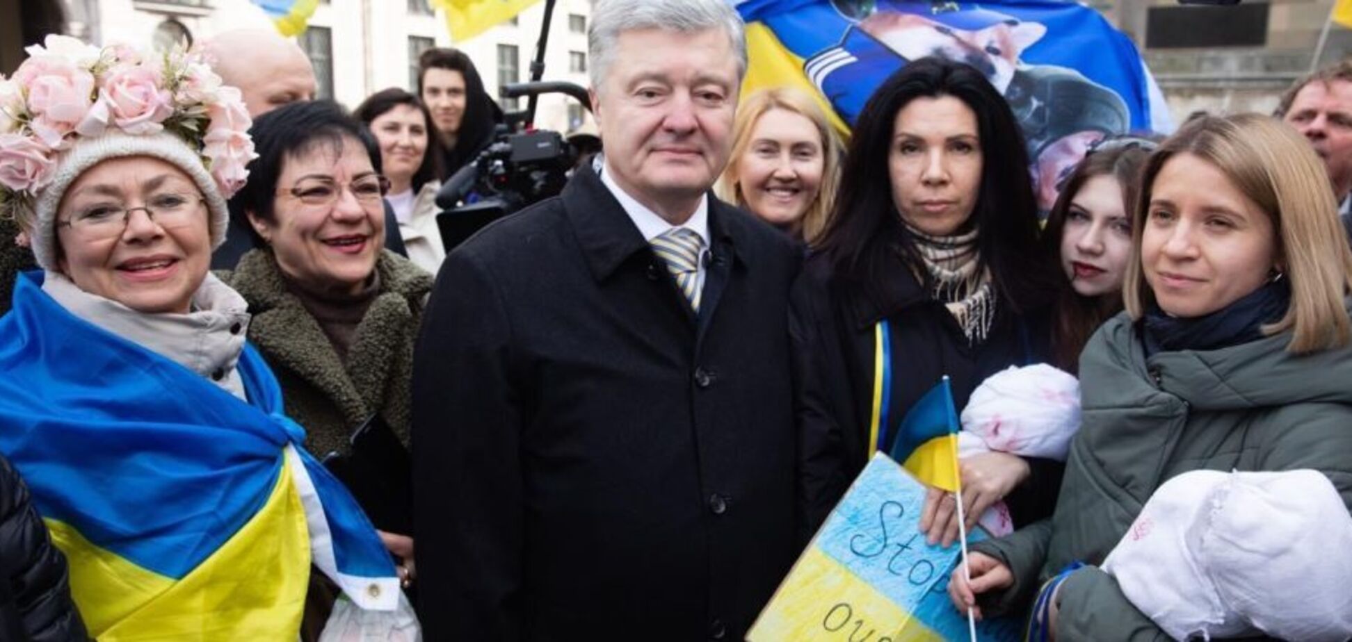 Порошенко в Мюнхене встретился с участниками акции в поддержку Украины: люди дали отпор 'пятой колонне' Кремля. Фото