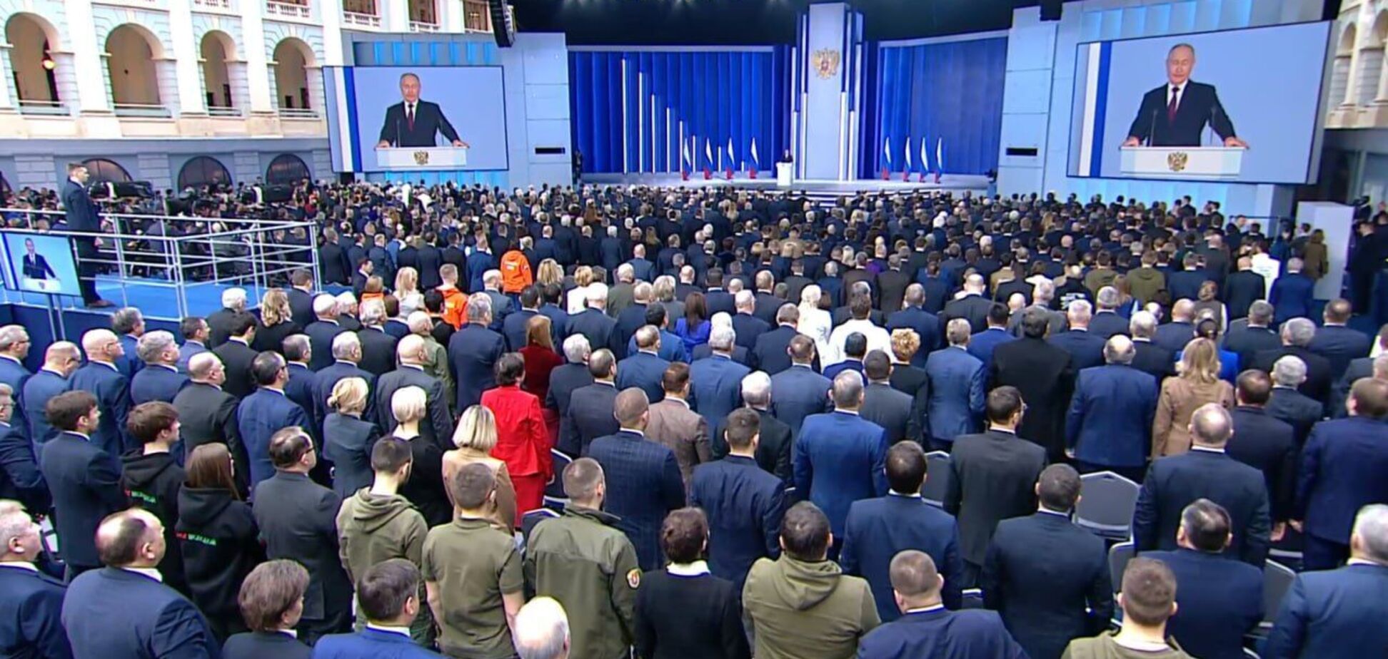 Путин выступает с ежегодным обращением к Федеральному Собранию РФ