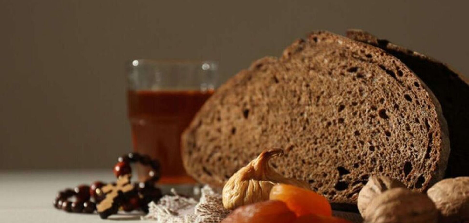 Великодній піст 2023: від яких продуктів треба відмовитись