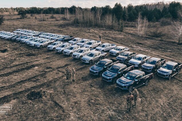 'Київстар' разом з абонентами зібрав кошти на 38 пікапів для ЗСУ