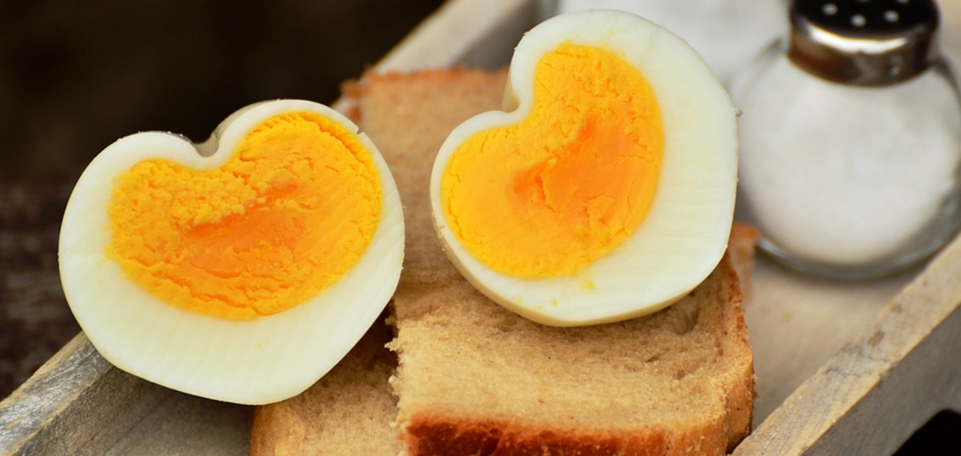  Найпростіший спосіб, щоб легко чистились яйця: як правильно та скільки варити