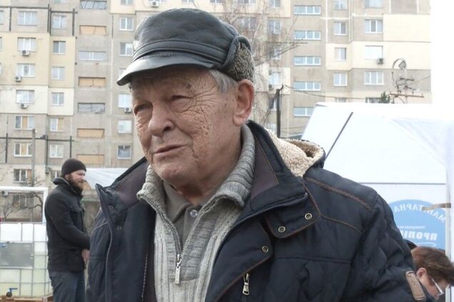 'В трудные времена нас спасает отзывчивость': житель Днепра доверил свою историю музею 'Голоса Мирных'