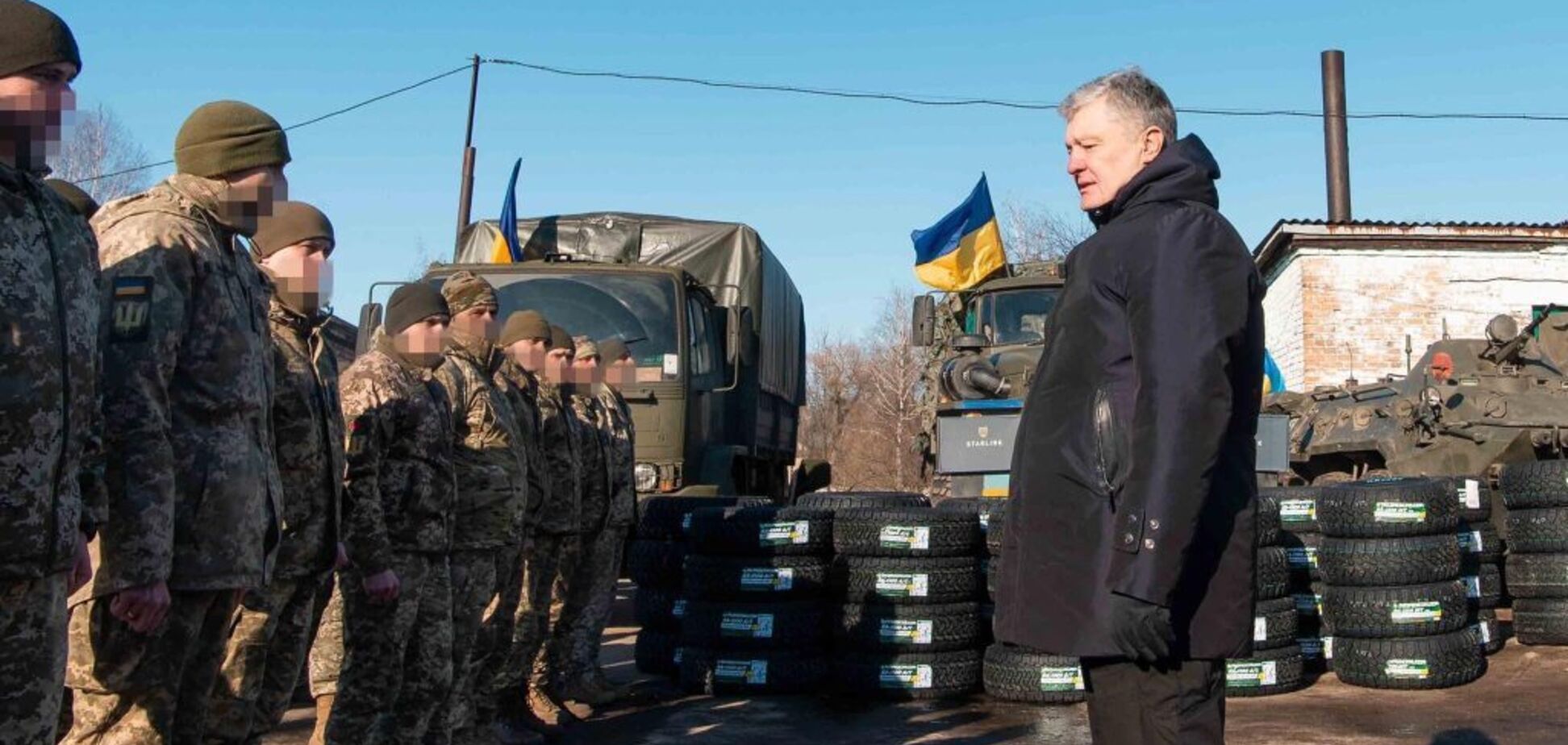 'Нічого важливішого за армію немає': Порошенко заявив, що треба негайно повернути доплати військовим