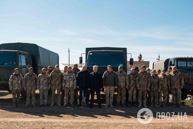 Порошенко показал новый командный пункт, который бойцы ПВО на юге Украины оборудовали совместно с волонтерами