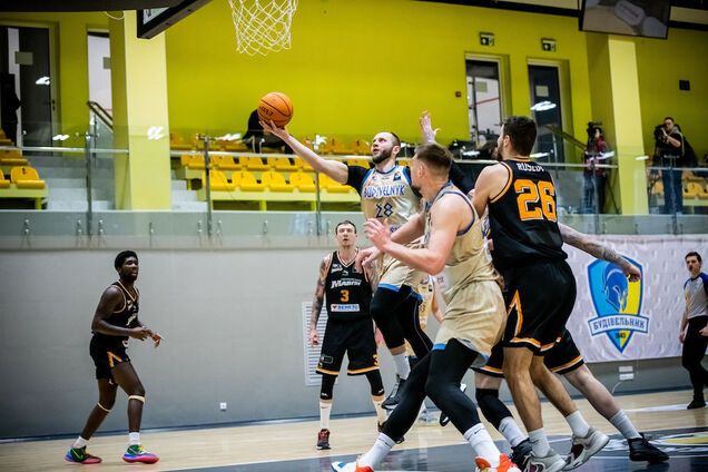 25-та перемога 'Будівельника', несподівана осічка 'Київ-Баскета': результати Суперліги 17 березня