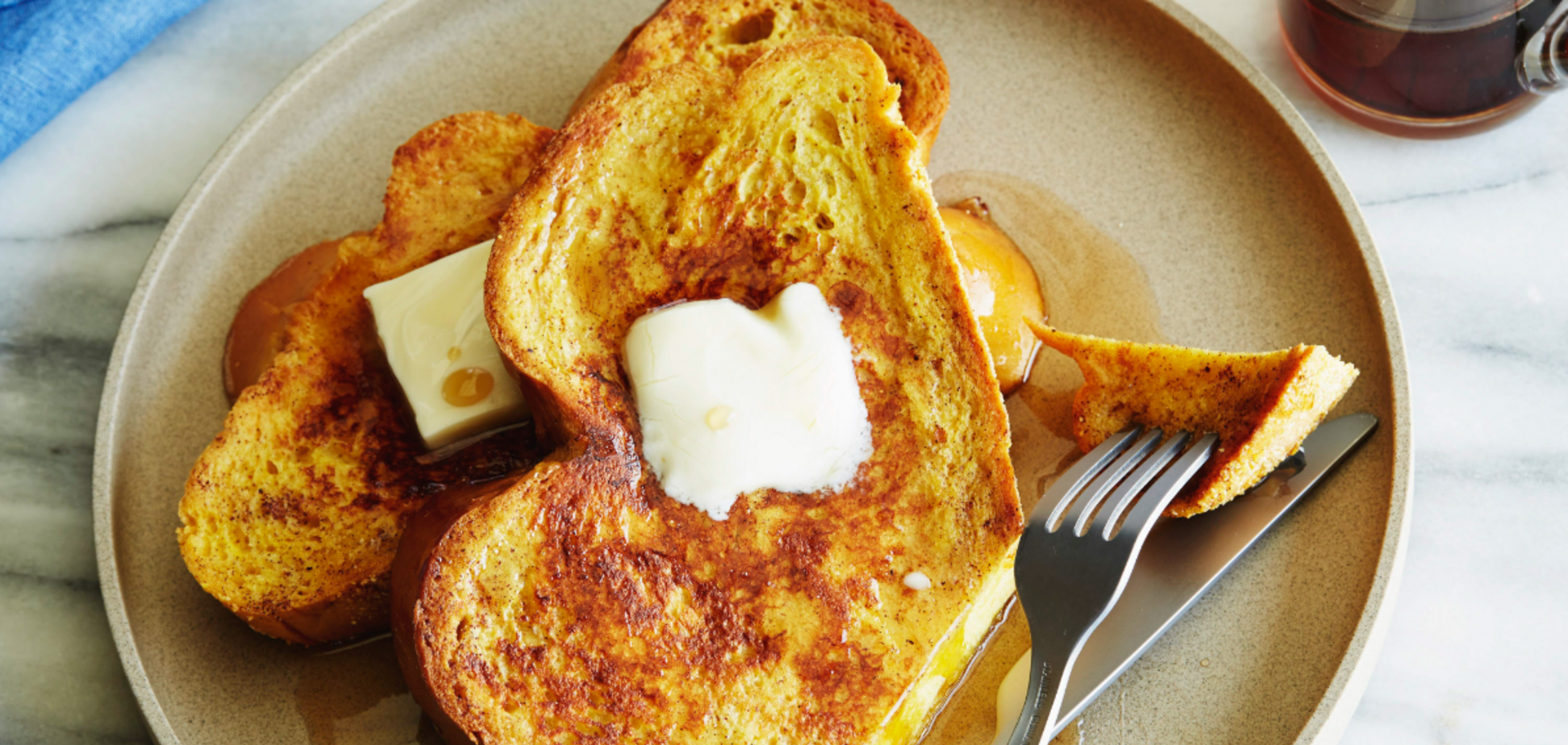 Как приготовить горячие тосты по-новому: вкусная идея для завтрака