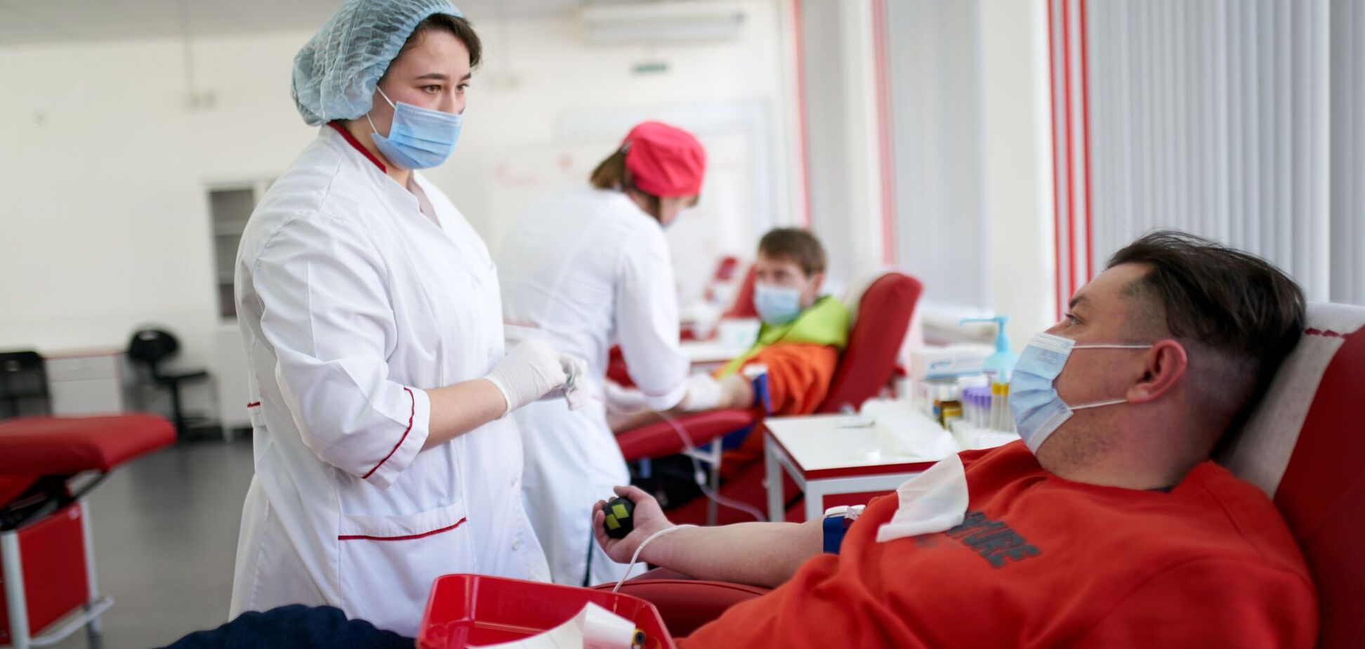 В Киеве открыли первый в Украине банк хранения крови – 'Смелая кровь'