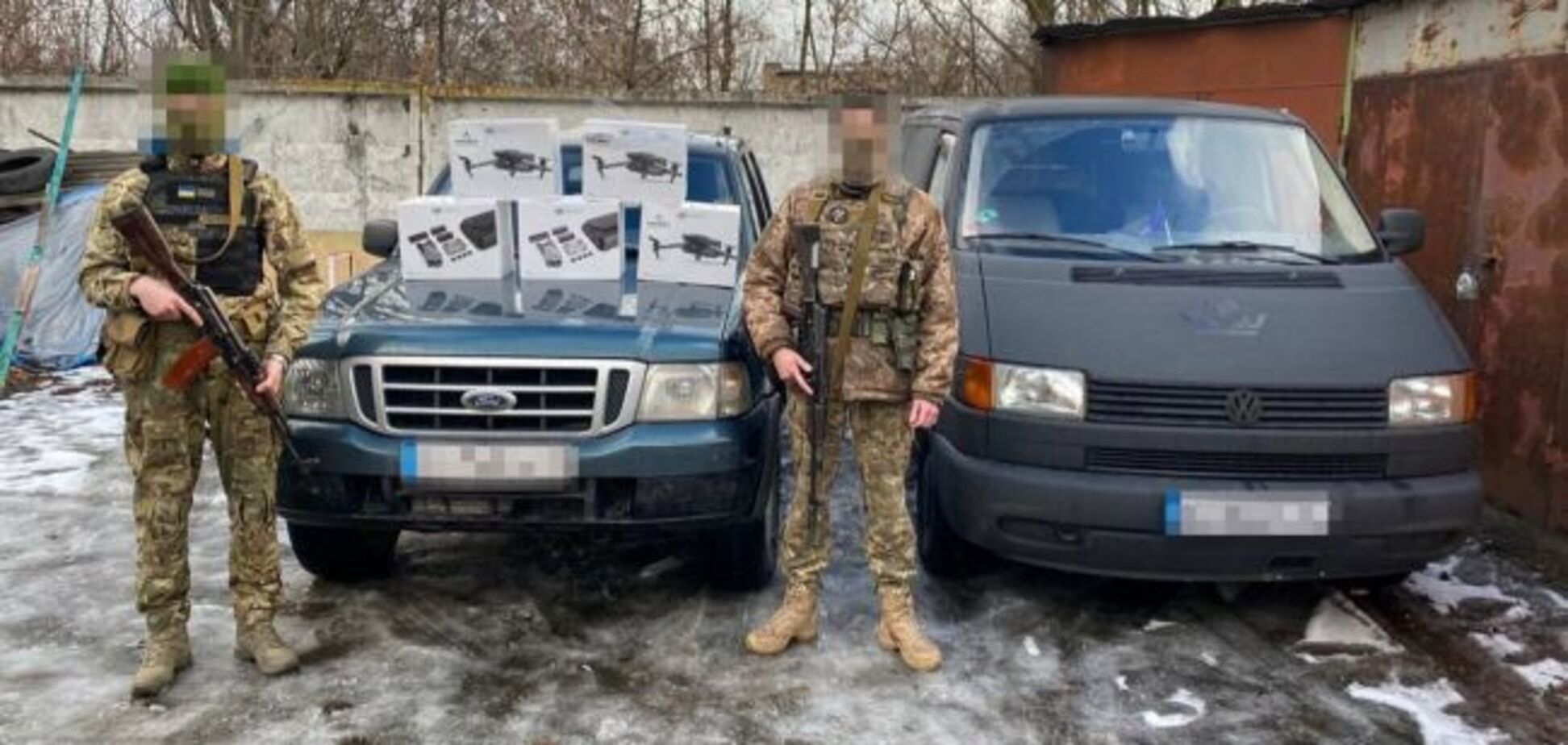 Розвідники ГУР отримали позашляховик, мікроавтобус та ще 5 дронів від Favbet Foundation