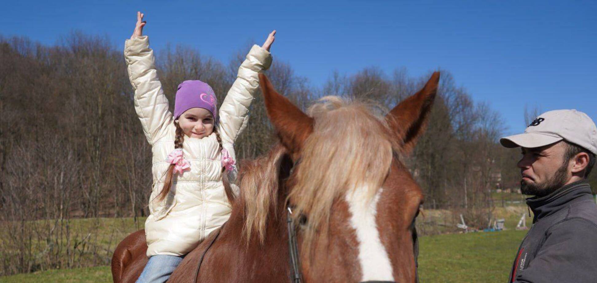 Фонд Ріната Ахметова допомагає дітям відновитися після поранень та травм війни