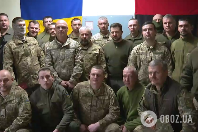 'Для меня честь поздравить бойцов': Зеленский вручил госнаграды воинам, участвующим в обороне Херсонщины. Видео