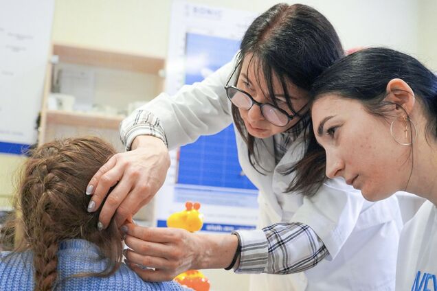 'Теперь я слышу': пятилетняя Женя получила слуховые аппараты от Фонда Рината Ахметова