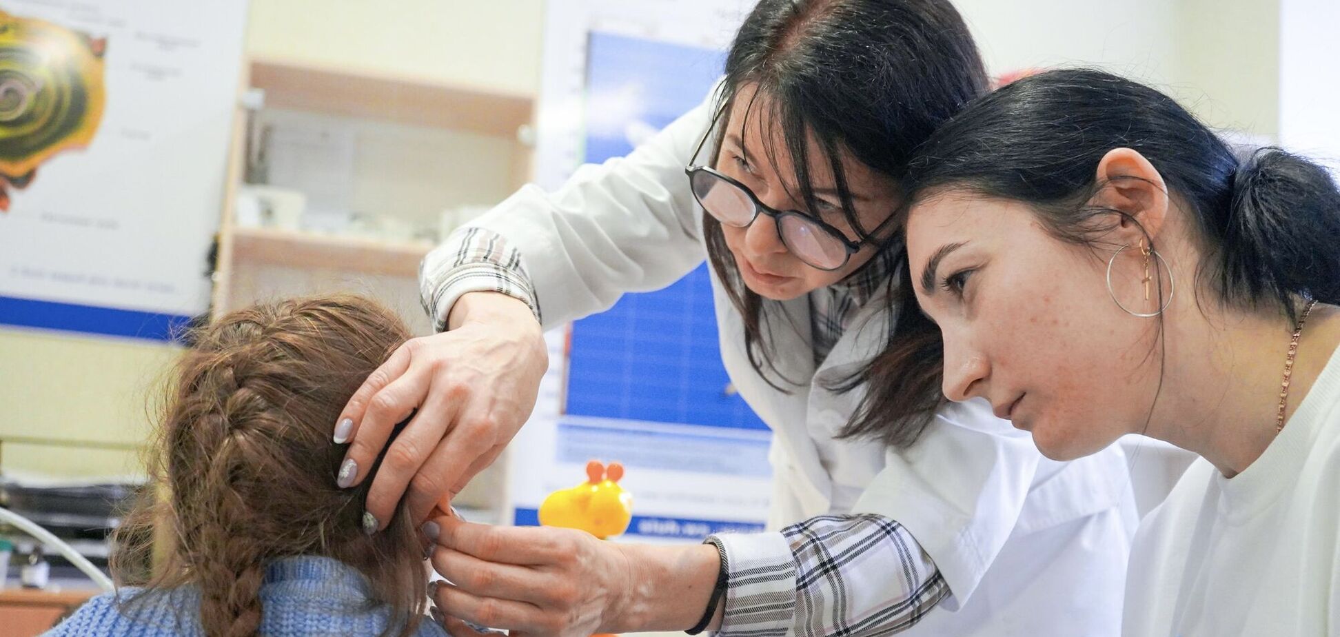 'Теперь я слышу': пятилетняя Женя получила слуховые аппараты от Фонда Рината Ахметова