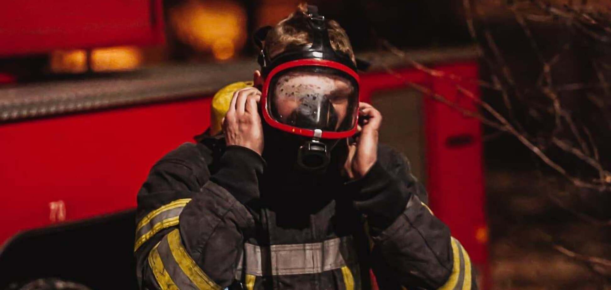 Спасатели оперативно потушили огонь в здании